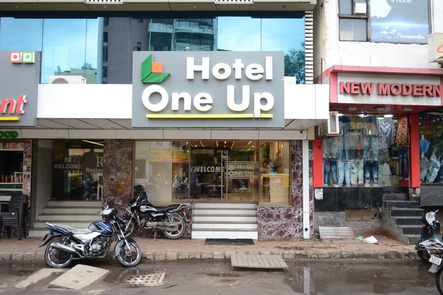 book hotels online near railway station