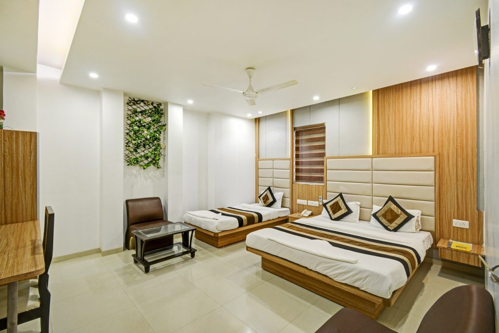 cheapest hotel near ahmedabad railway station